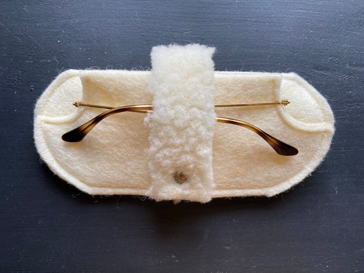 Étui à lunettes blanc écru