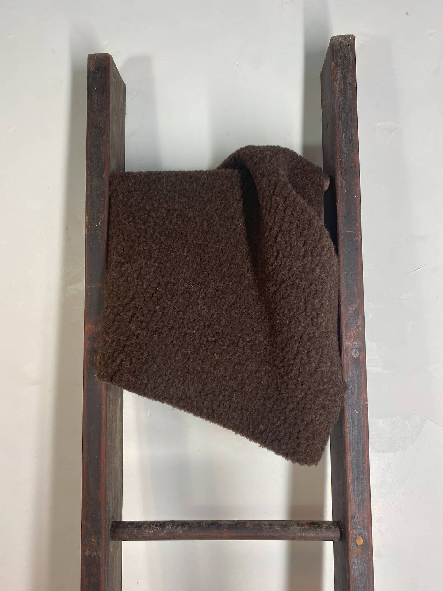 fourrure tricotée, laine française, marron, made in france, textile, décoration, pyrenees, marelha