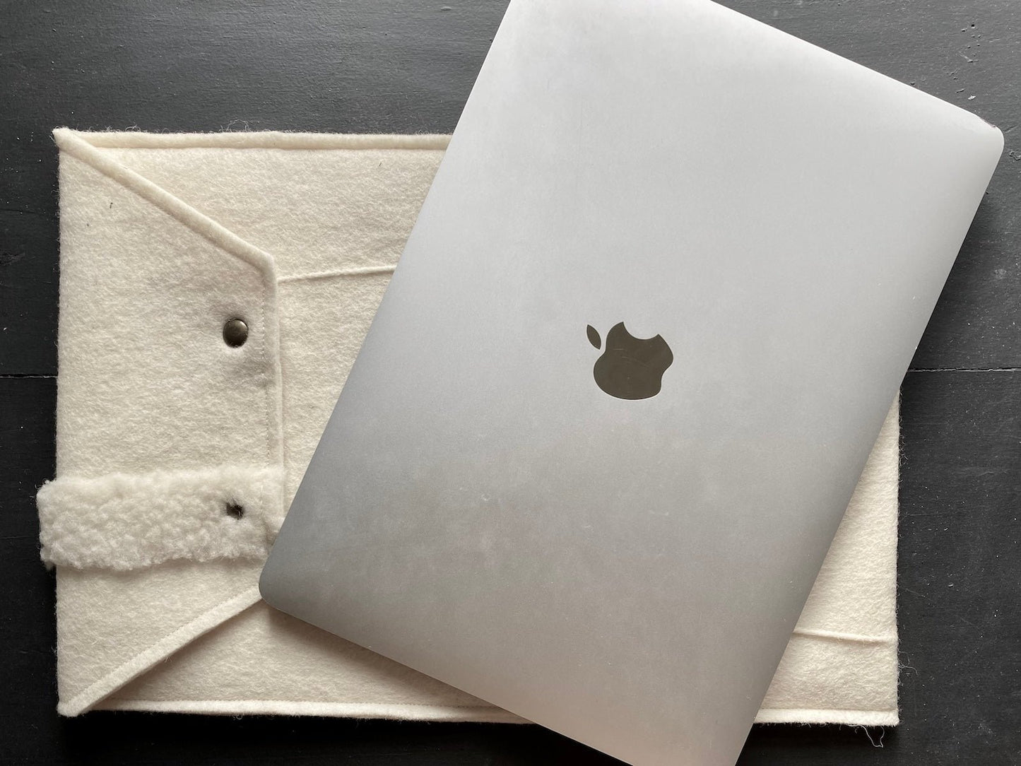 Pochette d'ordinateur blanc écru