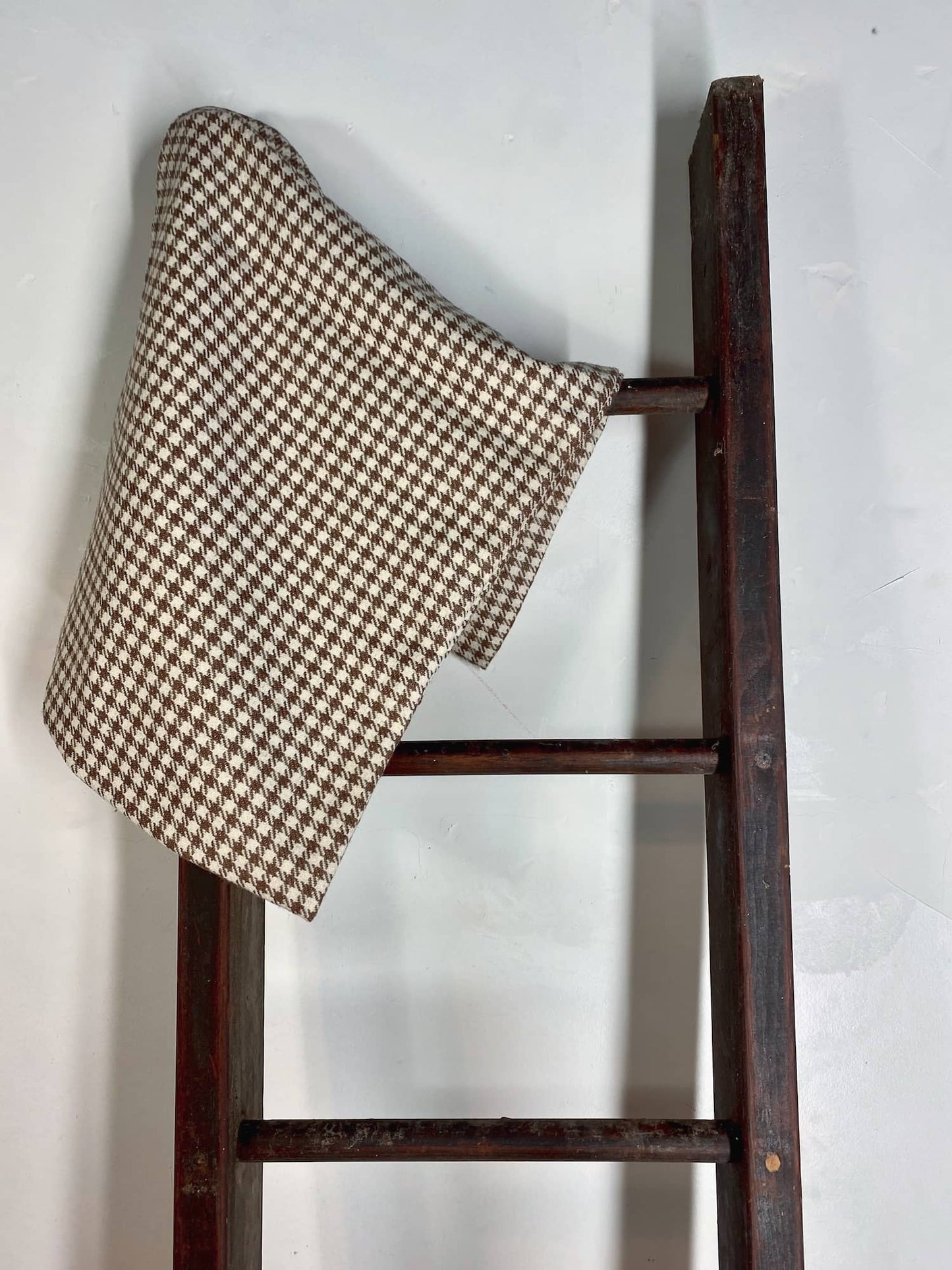 tissu pied de poule, laine française, blanc écru et marron, textile, décoration, ameublement, tissu haut de gamme, made in france, pyrenees, marelha