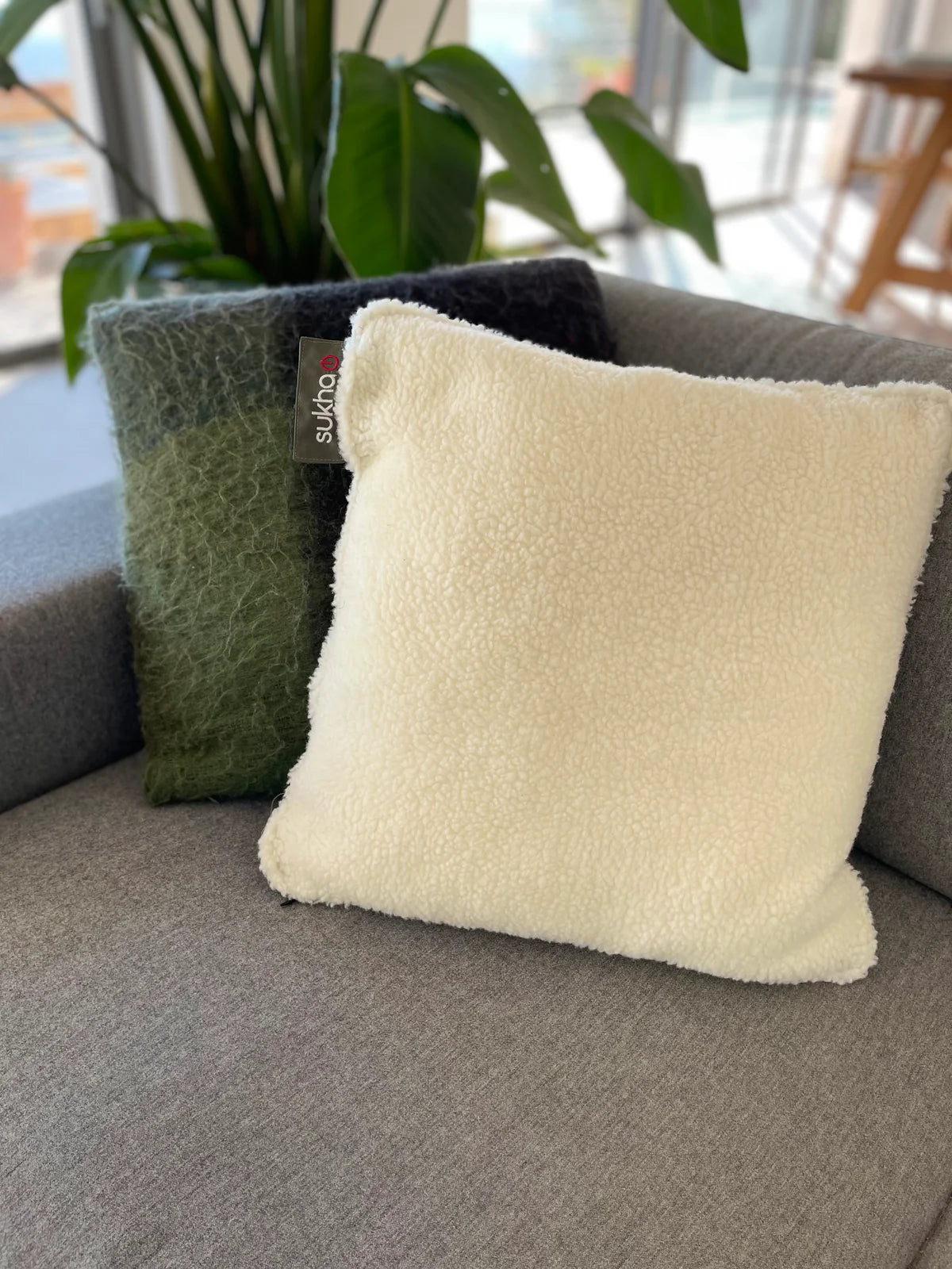 sukha, coussin, polaire tricotée, mercerie en ligne, matières naturelles, laine, marelha